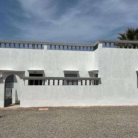 Beachside Bliss: Cozy Surf Villa Mirleft Exterior foto