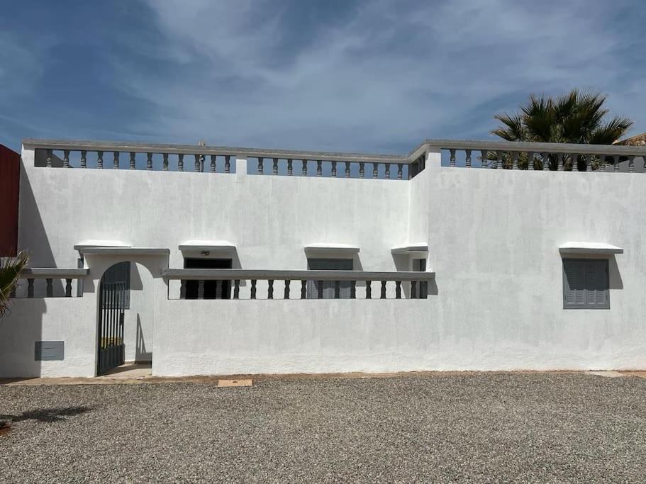Beachside Bliss: Cozy Surf Villa Mirleft Exterior foto